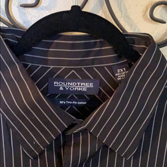 Round Tree & Yorke Dress Shirt - Picture 2 of 6